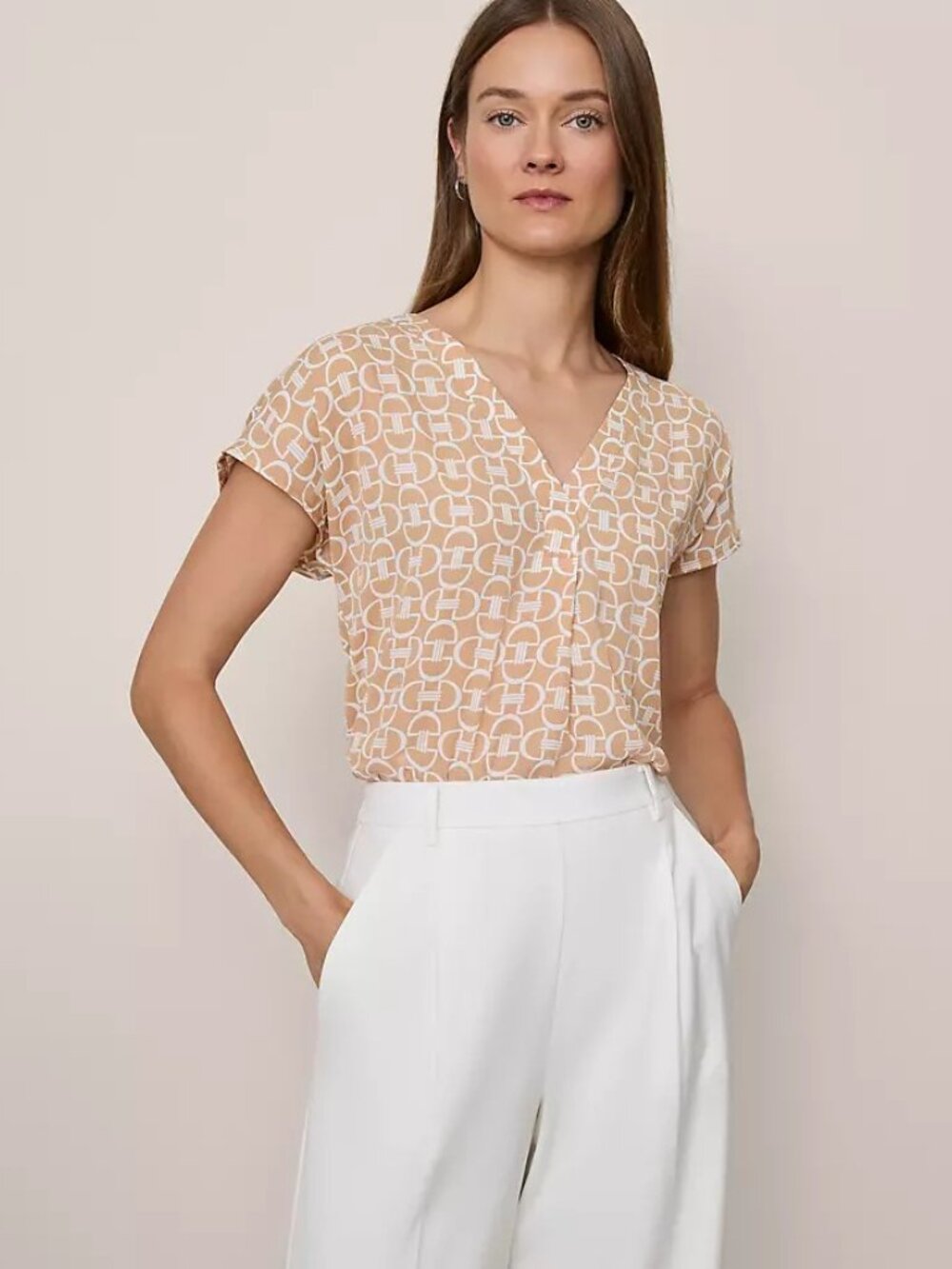 Ann Taylor Camel and Cream Chain Link Print V-Neck Top